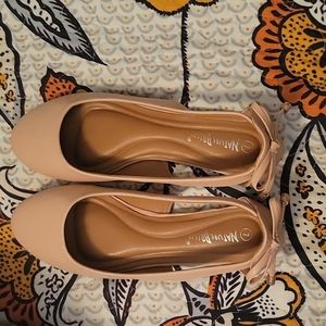 Size 7 Nature Breeze flats